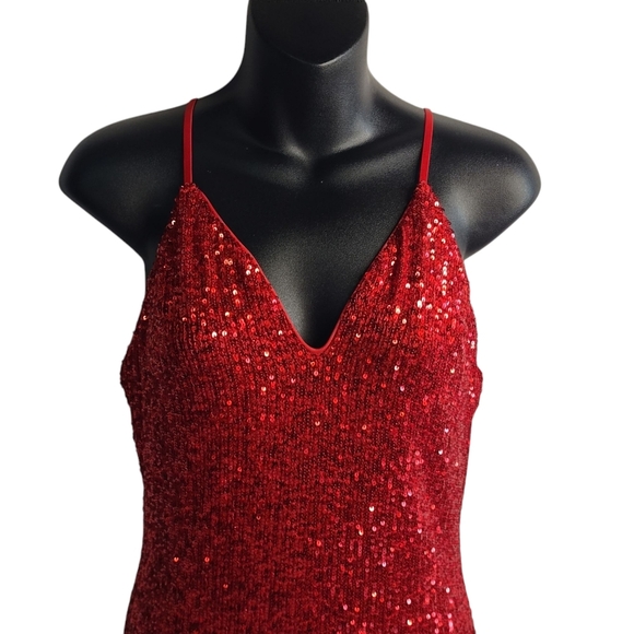 Celebrity Fashion Women's Red Sequin Straps Shoulder Dress Size Large NWT - Picture 4 of 10